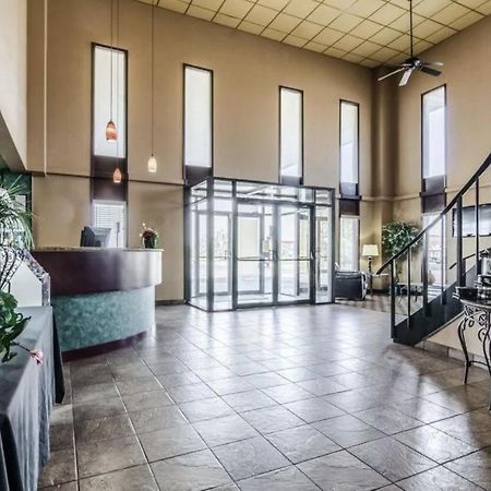 Hotel Hutchi Bell South Hutchinson Exterior foto
