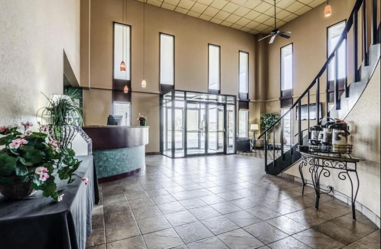 Hotel Hutchi Bell South Hutchinson Exterior foto
